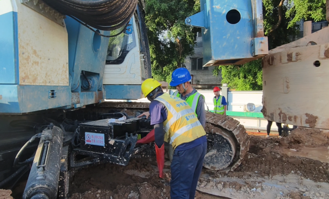 21万人围观!宇通电动旋挖钻实测节能70% 21万人围观!宇通电动旋挖钻实测节能70%