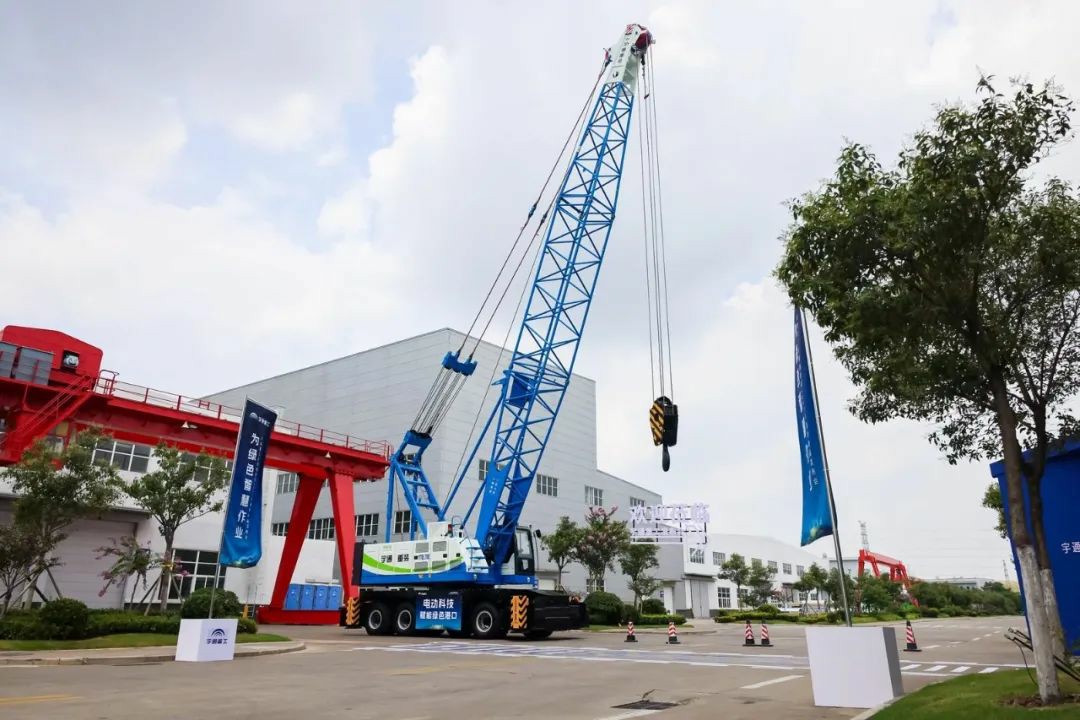 宇通重工品牌焕新而来，新能源设备全新发布，定义“智慧作业”!