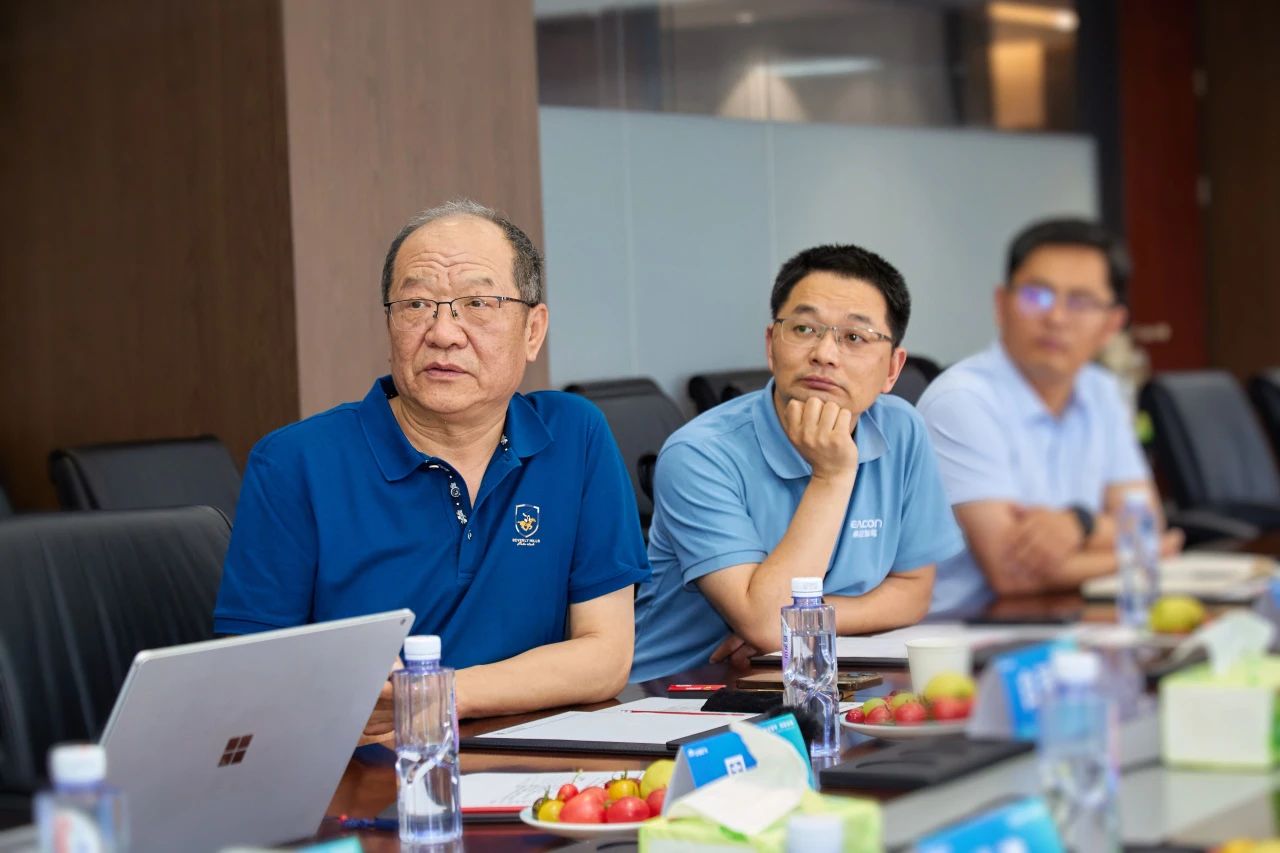 校企攜手，共筑未來(lái)——中國(guó)礦業(yè)大學(xué)、遼寧工程技術(shù)大學(xué)等院校專家齊聚宇通，共解新能源礦卡減碳密碼！
