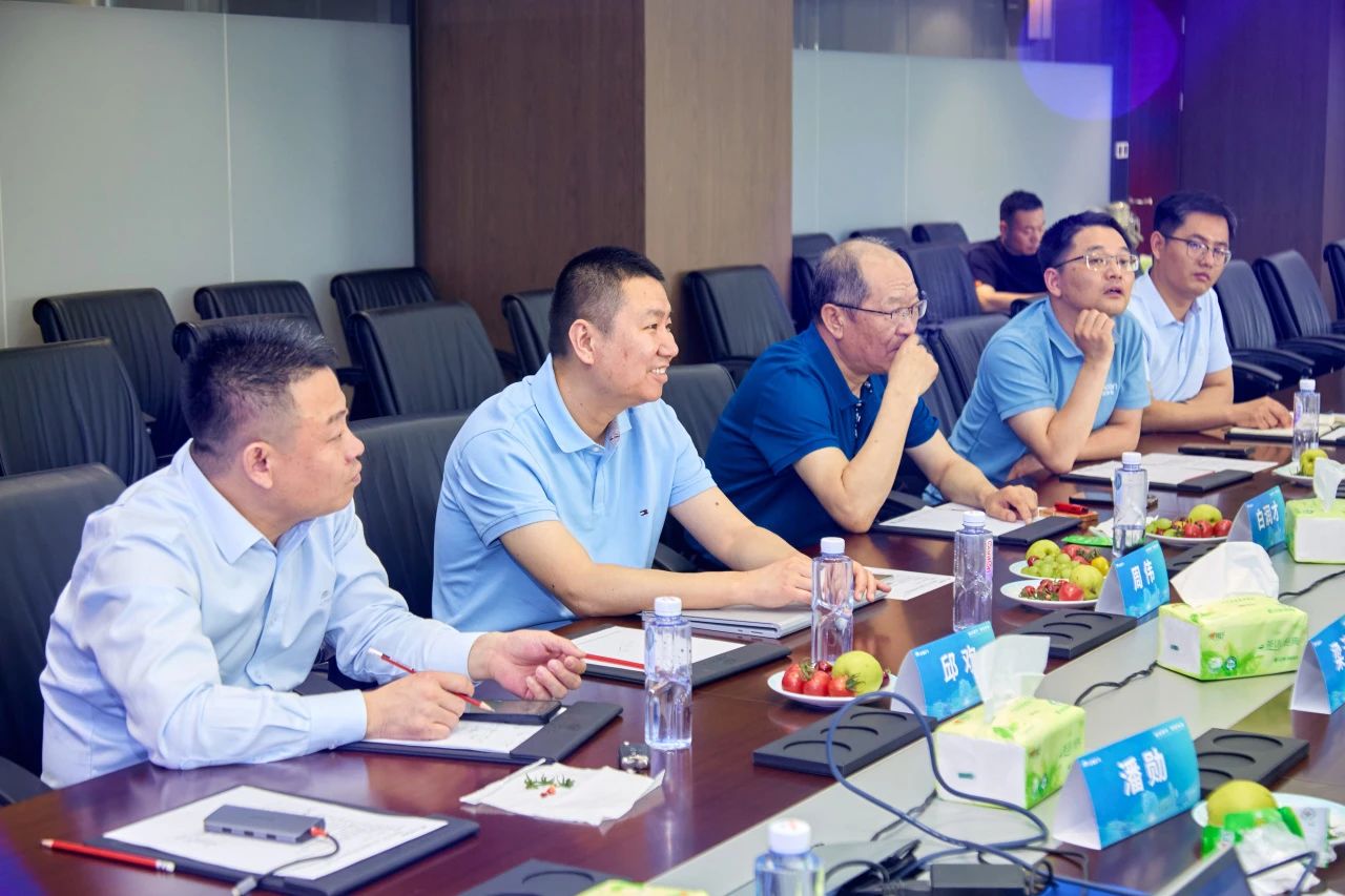 校企攜手，共筑未來(lái)——中國(guó)礦業(yè)大學(xué)、遼寧工程技術(shù)大學(xué)等院校專家齊聚宇通，共解新能源礦卡減碳密碼！