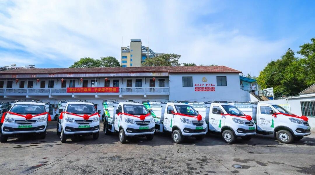 復(fù)購！宇通新能源環(huán)衛(wèi)車批量交付南京，打造低碳清運新標(biāo)桿！