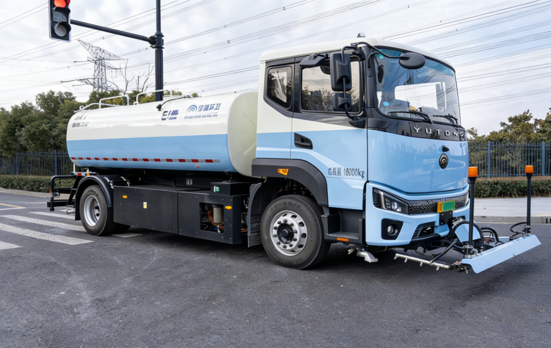 「宇」见好车丨宇通18吨纯电动高压清洗车,城市深度保洁的“盈运”之选 图片