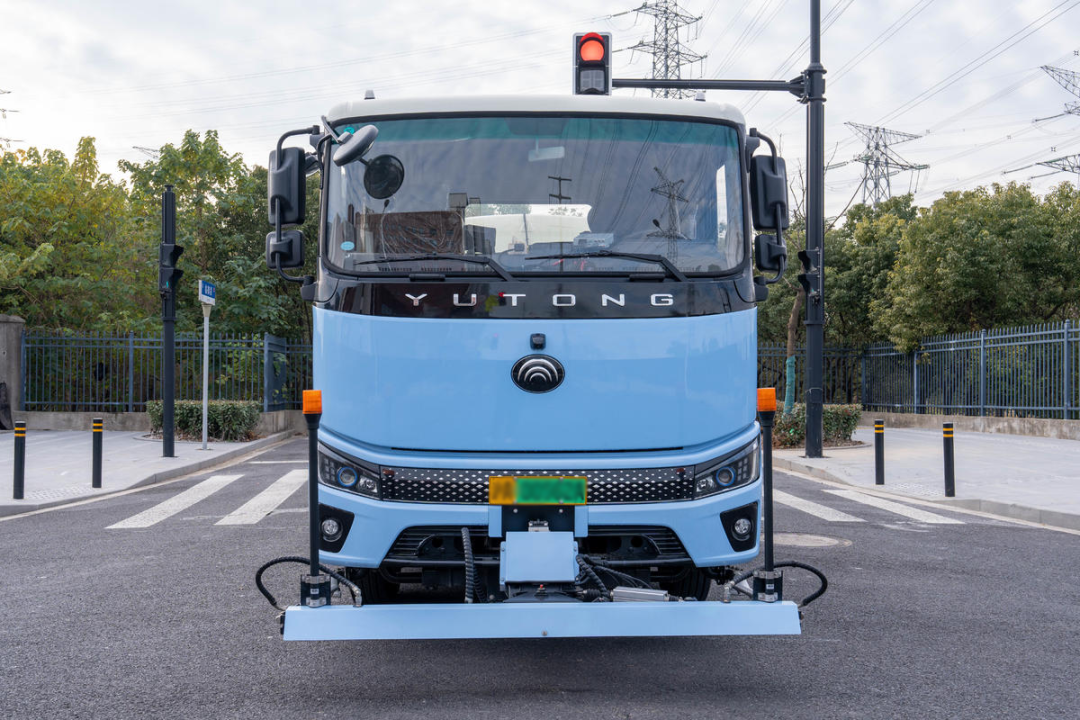 「宇」见好车丨宇通18吨纯电动高压清洗车,城市深度保洁的“盈运”之选 图片