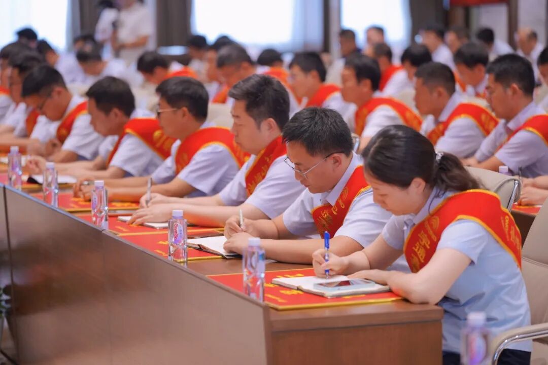 宇通重工荣获集团2025年度科学技术进步奖多项荣誉 宇通重工荣获集团2025年度科学技术进步奖多项荣誉