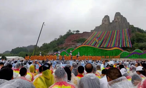 助力“民族大聯(lián)歡”華彩綻放，宇通環(huán)衛(wèi)車亮相炎黃廣場！