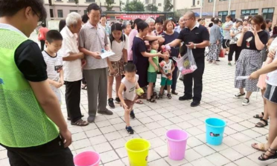 踐行垃圾分類新時(shí)尚 上街區(qū)垃圾分類宣傳創(chuàng)意足趣味多